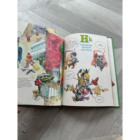 The Sesame Street Library Volume 4 G H I 4 Funk & Wagnalls 1978 0834300125 - Picture 7 of 8
